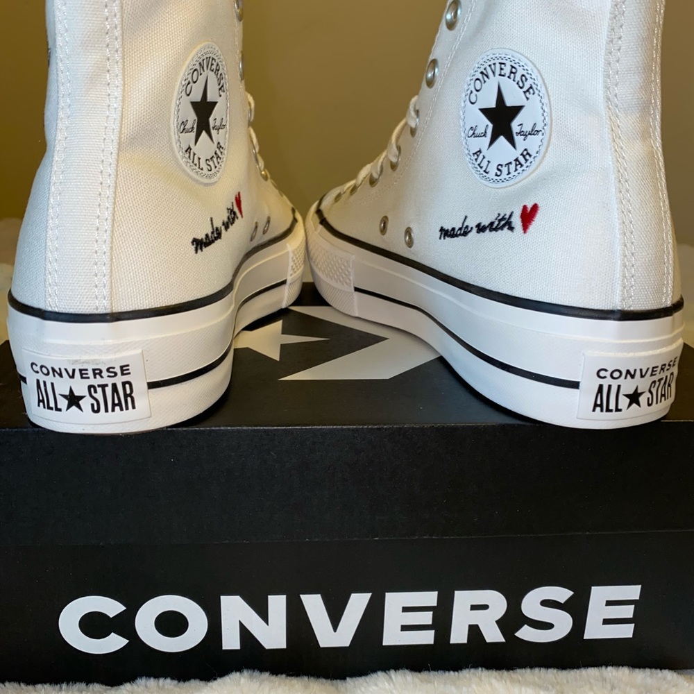 ♥️ CONVERSE PLATFORM “MADE WITH LOVE” HIGH TOPS ♥️ - Picture 4 of 8